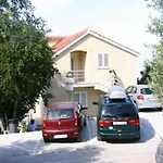 Boris Πανσιόν Omiš