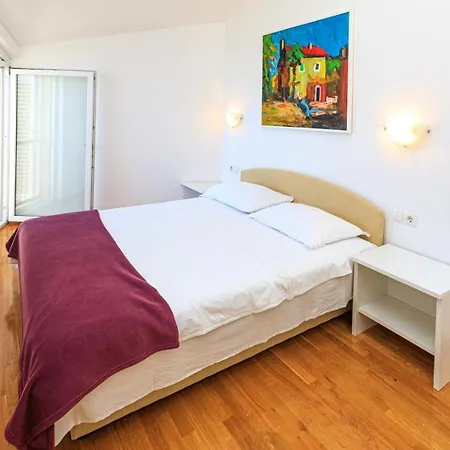 Boris ゲストハウス オミシュ